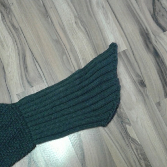 New unisex knit shark blanket snuggie - Picture 7 of 8